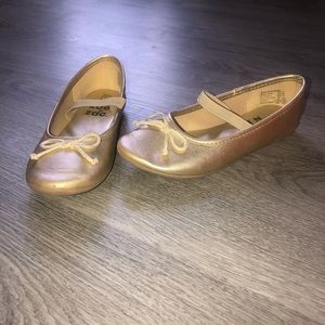 Girls golden dress shoes with strap